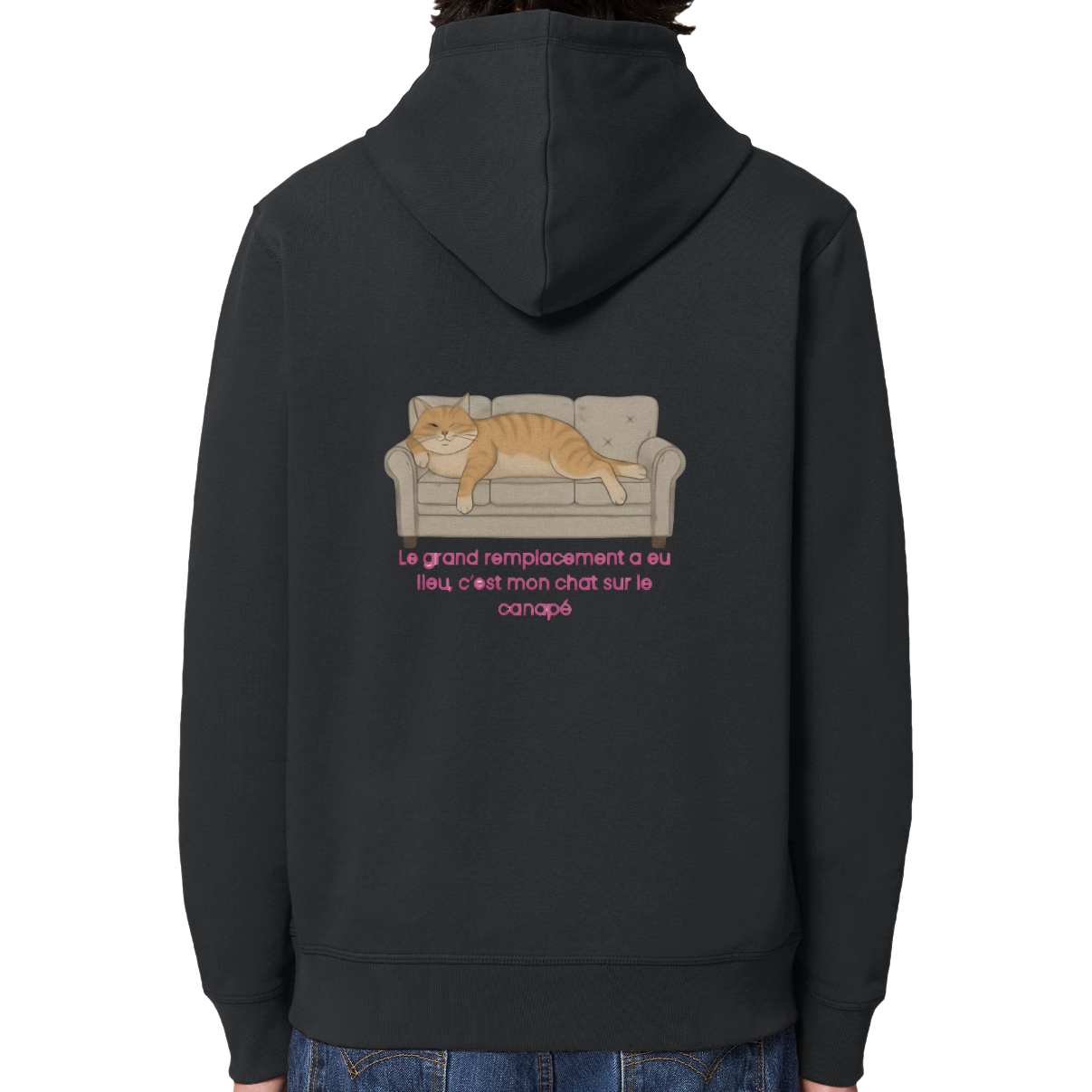 sweat noir capuche parodie le grand remplacement avec un chat sur un canapé